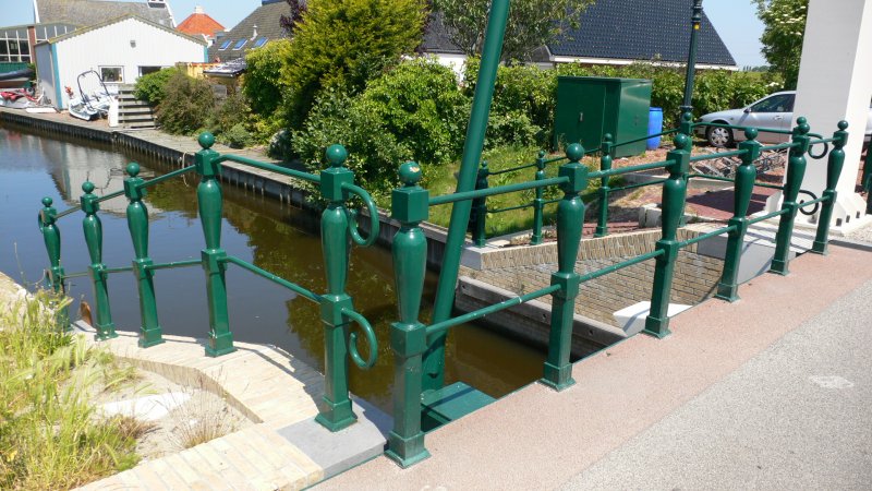 Mekos ook voor oudentiek gietijzer hekwerk ..........