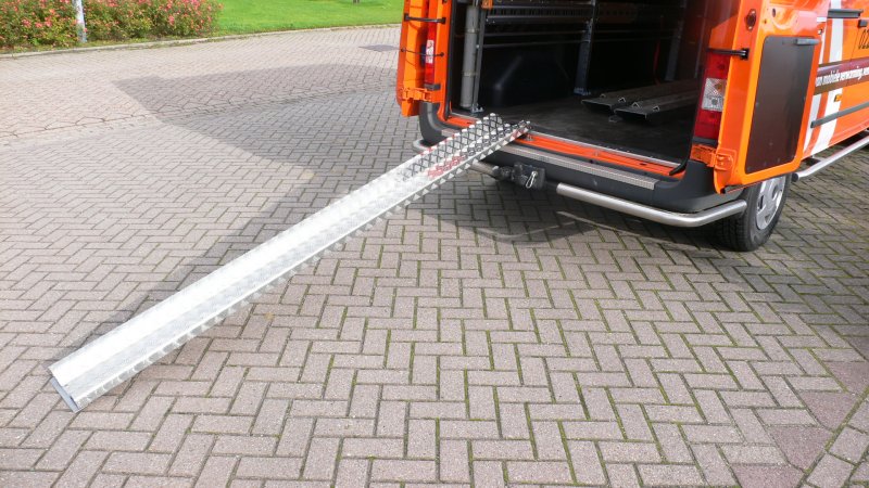 aluminium en roestvrijstaalwerk...........