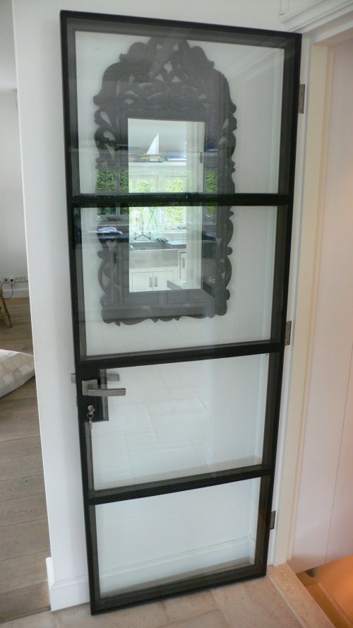 Metalen deuren... dan naar Mekos Schagerbrug...