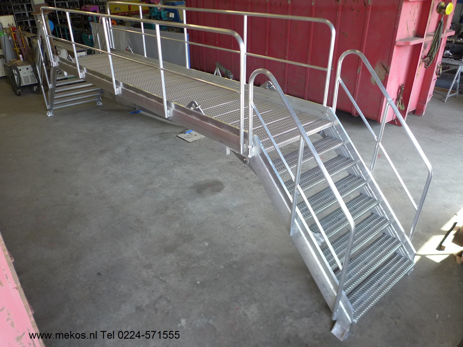 Loopbordes aluminium ?  dan naar mekos schagerbrug........