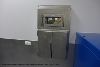 cyclotron hot cell afscherming straling radiation shielding  radioactive cyclotron nuclear medicine radioactieve straling radiotherapy opslagkast mekos