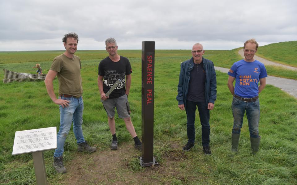 Spaense Peal terug op de zeedijk bij Ternaard
