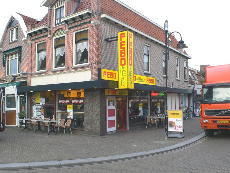 Mekos maakt Febo luifel.