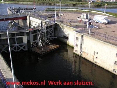 mekos werken aan sluizen